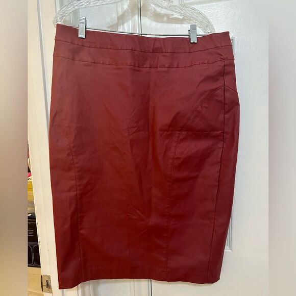 New York & Company Red Knee-length Pencil Skirt - Picture 1 of 4